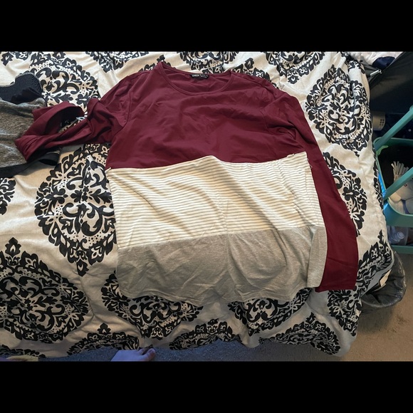 Woman’s maternity clothes - Picture 3 of 5